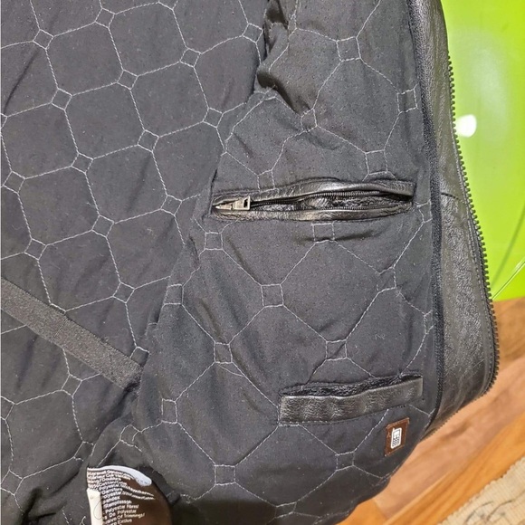 Danier leather jacket - Picture 6 of 7